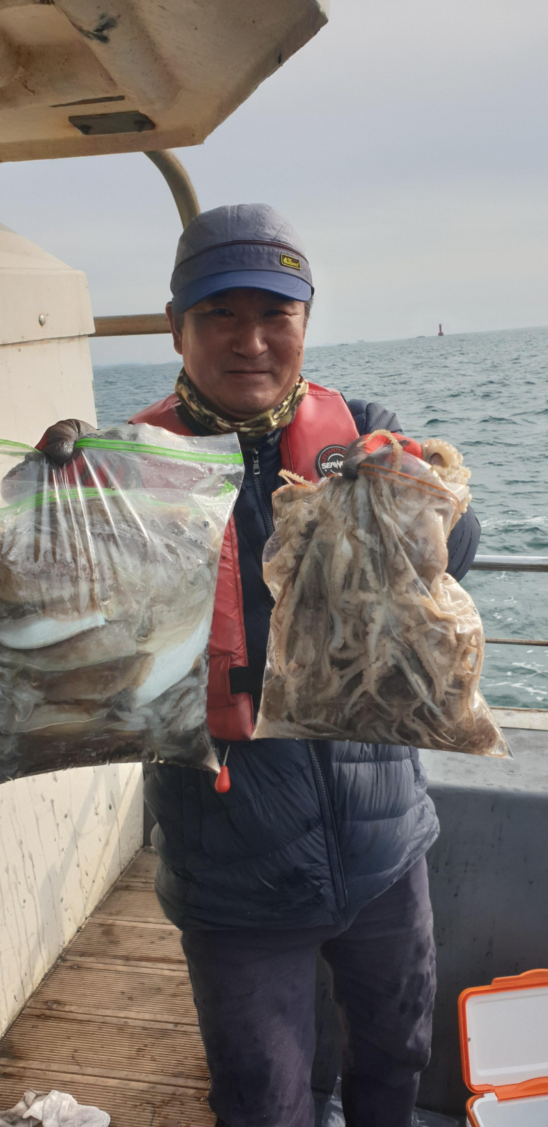 10월 25일 뉴청해호 쭈 갑조황입니다